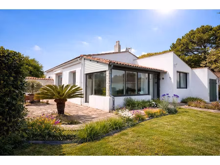 vente maison 4 pièces 124.65 m² à la couarde-sur-mer (17670)  781 000 €