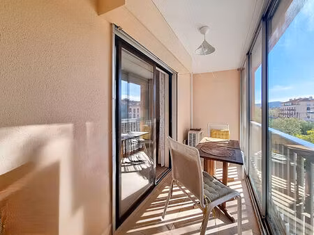 saint-aygulf (83370) t2 avec loggia garage centre ville