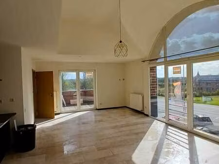 appartement 2ch hannut avec terrasse et balcon