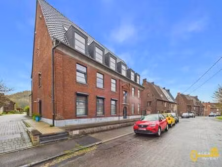 appartement duplex rénové – 2 chambres avec garage