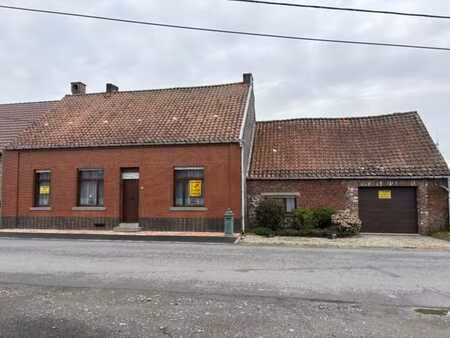 maison d’habitation 3 façades à rénover avec garage / jardin