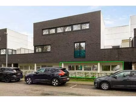 instapklaar gelijkvloersappartement met 3 slaapkamers en ...