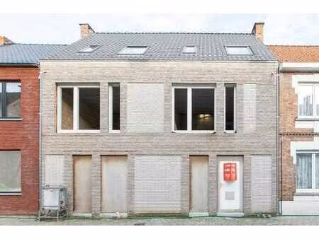 projet en construction idealement situe