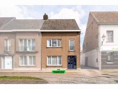 maison pratique avec 3 chambres à vendre au cœur de basseve…