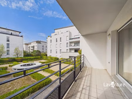 2 pièces avec balcon et parking
