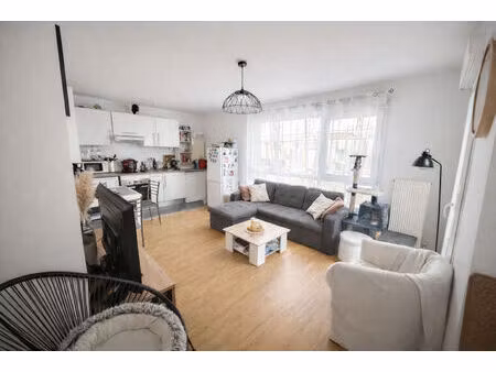 a vendre - appartement type 3 avec ascenseur - 2 chambres - balcon - place de parking priv