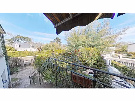 maison joue les tours 90 m2