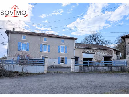 ancienne charentaise du 19me siècle  mitoyenne  à rafraîchir