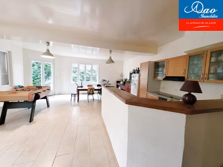 grande maison familiale avec dépendances