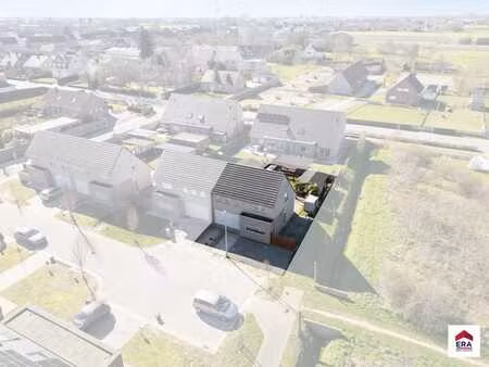 maison semi-ouverte avec jardin à oostrozebeke