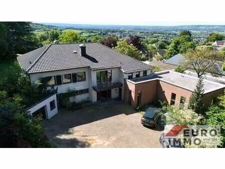 deux maisons pleines de possibilités dans un cadre naturel e