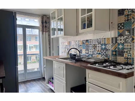 location appartement  79.02 m² t-4 à beauvais  730 €