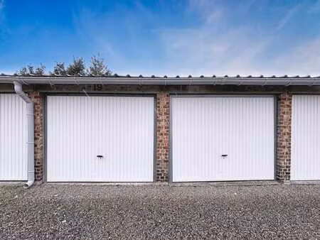 2 garages à vendre  sécurisés  idéalement situés - herstal