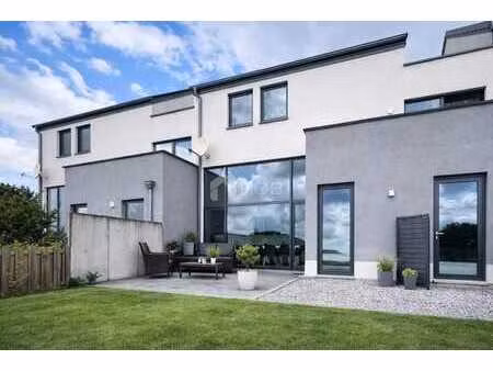 maison mitoyenne moderne près de la frontière luxembourgeois