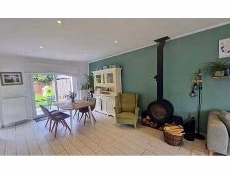 maison 3 façades moderne – calme et situation centrale