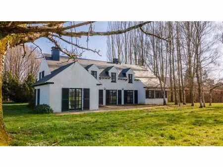 aubange: grande villa avec parc arboré à aubange  aux 3 fron