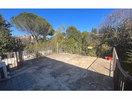 location appartement  m² t-4 à saint-brès  1 190 €