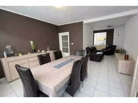 maison 2 chambres avec petite cour