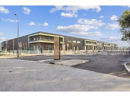 local d'activités à louer