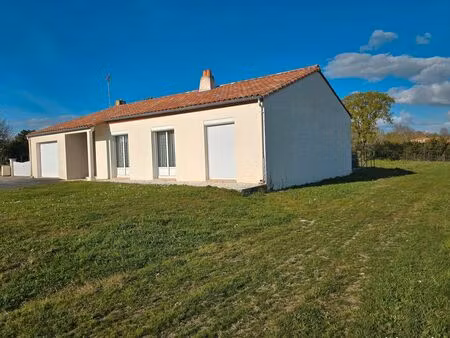 maison plain pied 120m2 - 3 chambres - terrain 700m2 - le poiré sur vie centre