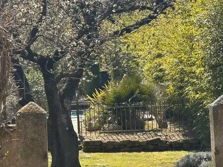 maison de ville de caractère avec jardin