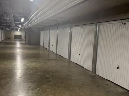 garage box fermé sécurisé 14m² résidence récente (2022) lyon 8