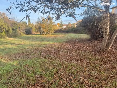 terrain au calme a 5 min a pieds du centre ville