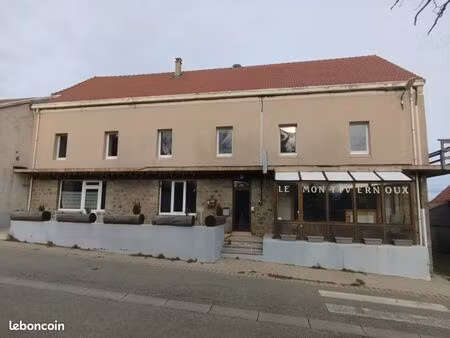 grande bâtisse  commerce et habitation