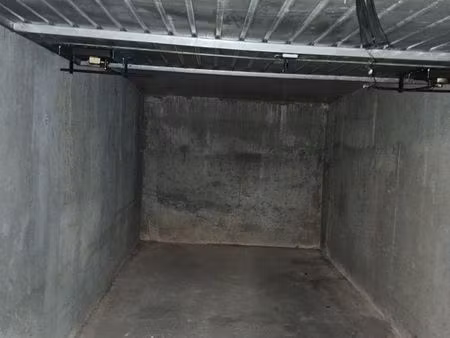 garage fermé en sous sol
