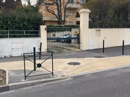 garage sécurisé 13 m2 aix en prov