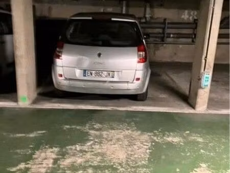 parking souterrain sécurisé métro garibaldi