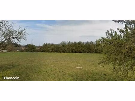 terrain 407 m² alleins