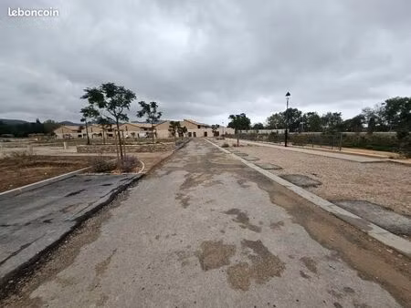 terrain 255 m² peyrolles en provence