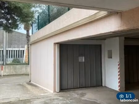 loue garage à l'année 14.5 m2