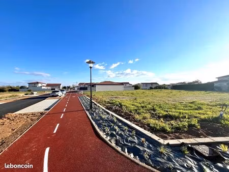 terrain 700 m² genas