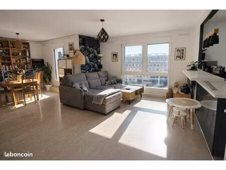 grand t3 lumineux dernier étage avec balcon – villeurbanne charpennes / lyon 6 – vue dégag