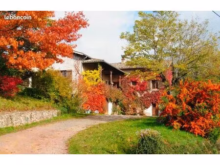 grande maison de 190 m2 dans bel environnement