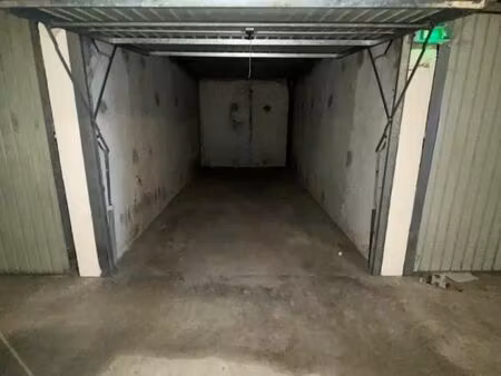 garage/box limonest