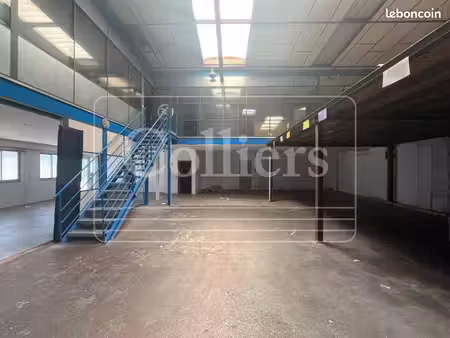 local industriel 526 m²