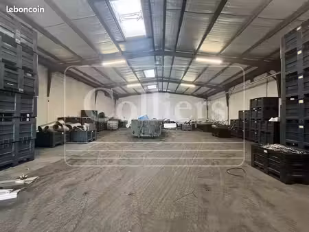 local industriel 630 m²