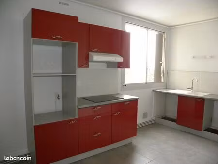 grand t2 à louer à lyon-bron centre