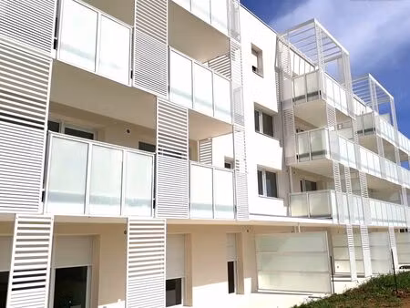 studio 1 pièce 30 m²