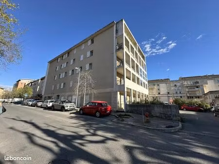 local d'activité 151 m²