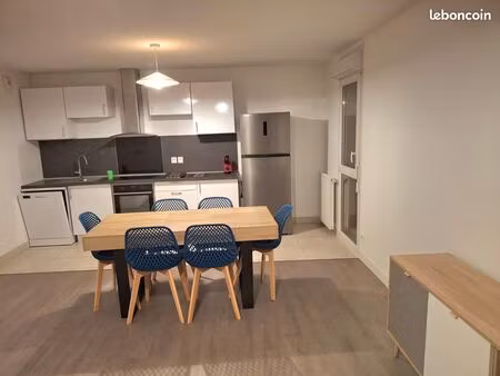 4 pièces  meublé standing  balcon  10 min tram train pour lyon