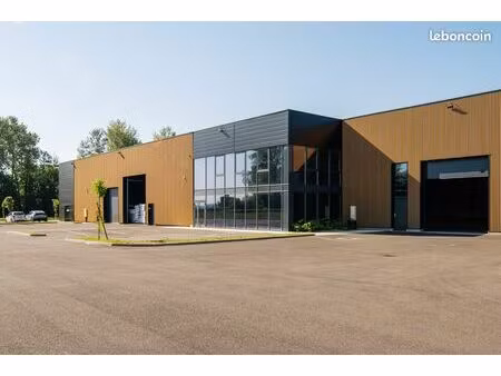 local d'activité 871 m²