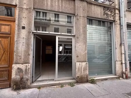 local commercial 61 m²