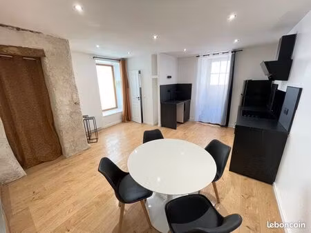 à louer maison de village 2 chambres