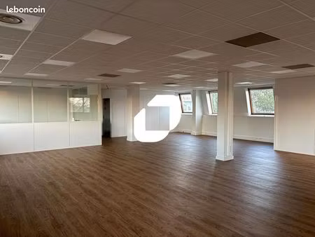 bureau 255 m²
