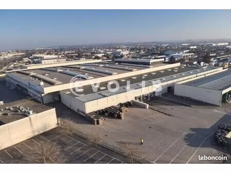 local d'activité 16 680 m²
