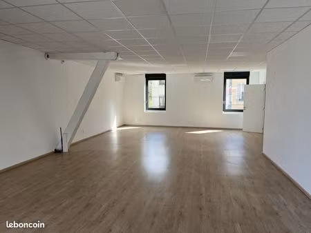 local commercial 140 m²